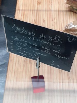 Vegan chicken sandwich at Biovegan Cafeteria Navarro in Valencia