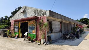  at Mademoiselle Mingu Cafe in Taketomi