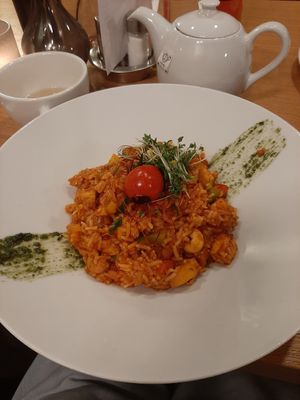 Vegan jambalaya at INIGO in Vienna