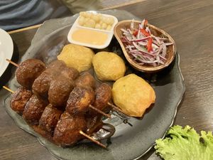 Vegane Hauptspeise Pilzspieße mit sehr leckerer Soße  at Pachamama in Bremen