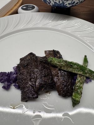 Black tiger palm fungus  at Wuwei Shushi - Jing'an Temple Store - 无味舒食- 静安寺店 in Shanghai