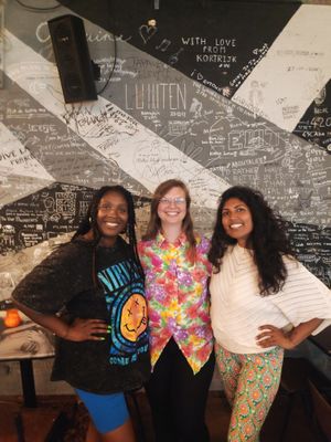 Met plantbased chefs Trai Vegan en Priya (de laatste was ook onze tourguide) at Vegan Food Tour Rotterdam in Rotterdam