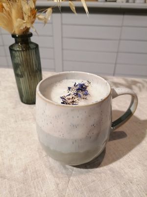 Earl Grey Latte Végétal à l'Amande at Chabana in Narbonne