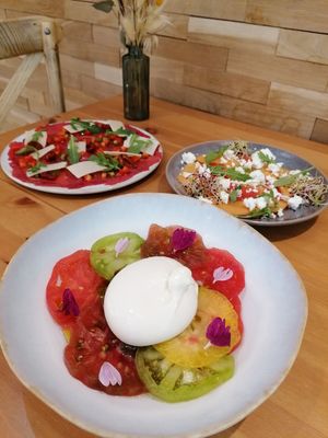 Vegetarian daily menu with
Vegan options available: ice-cream of Basilic instead of the burata.
Lemon sorbet instead feta cheese
Carpaccio of vegetable instead of beef  at Chabana in Narbonne