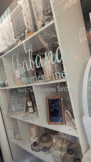 Devanture du salon at Chabana in Narbonne