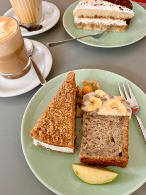 Karottenkuchen, Bananenbrot & Tiramisu-Torte  at NOSCH.La Tortita in Leipzig