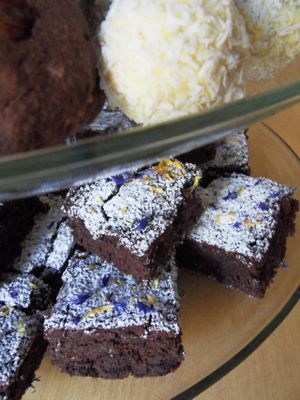 Brownies and Cake-Balls at NOSCH.La Tortita in Leipzig