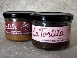 Cakes in a jar at NOSCH.La Tortita in Leipzig