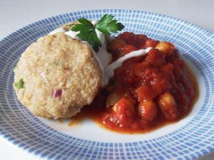 Bulgur Balls on tomato and chickpea sauce at NOSCH.La Tortita in Leipzig
