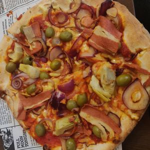 Vegan Bacon, Olives, Onions, at Express Pizza in Copenhagen