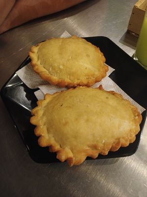 Panzerottis rancheros 10/10, de mis favoritos at Shottas Medellin Vegan Food in Medellin