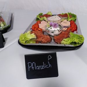 Vegane Aufschnittplatte vom Frühstücksbuffet  at Café KreativTRaum in Hessisch Oldendorf