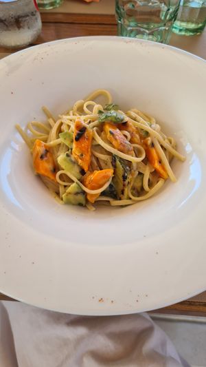 Linguine con crema di patate e topinambur e verdure at Bagno Margherita - Maybe closed in Forte Dei Marmi