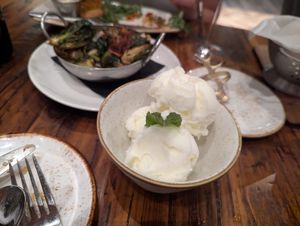 Lemon sorbet at Blackwall Barn & Lodge Columbia in Columbia