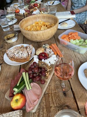 vegan bookclub apéro  at Journey Coffee & Books in Bern