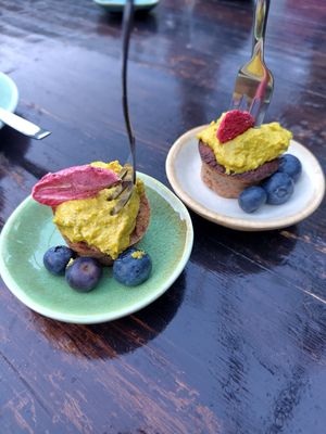 Very tasteful, a muffin 🧁 with a beautiful topping, and the dried strawberry 🍓 is amazing!!! at Gesunde Genüsse  in Bad Bertrich