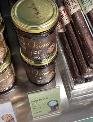 Vegan nutella at Venchi in Paris