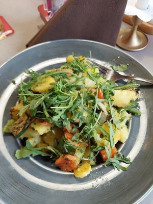 Very tasty vegan Gemüsegröstl with potatoes, carrots, broccoli and more at Restaurant Dorfstüberl Lähn in Laehn
