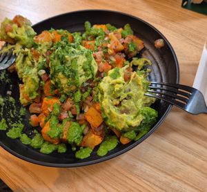 Patatas with Guacamole and picos de gallo at BAUSK in Bilbao