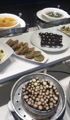 Desserts at Yù Sù Gé in Chengdu