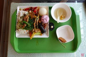 Delicious selection from the buffet at Yù Sù Gé in Chengdu