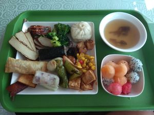 So much choice! Fresh fruits as well :-) at Yù Sù Gé in Chengdu