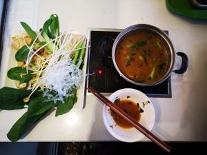 Hot pot for one at Yù Sù Gé in Chengdu