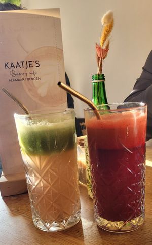 Juices Just Glow & Red Veggie at Kaatje's Bakery Café - Alkmaar in Alkmaar