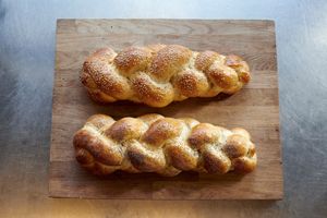 homemade Challah at Ran's Kantime in The Hague