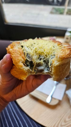 Danesa champi, queso y crema at Saoco Vegan Bakery in Santiago