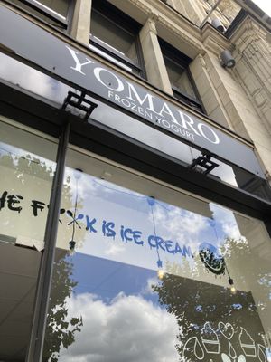 Outsidee  at Yomaro - Frozen Yogurt  in Hamburg