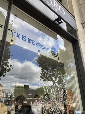 Outsidee  at Yomaro - Frozen Yogurt  in Hamburg