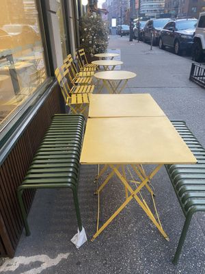 Outdoor seating #Veganuary at Isle of Us in New York City