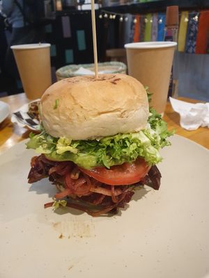 Seitán con cebolla caramelizada at Vegan K in Curico