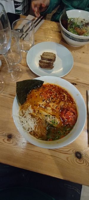 Ramen picante pero muy poco at Sopa - Boronat in Barcelona