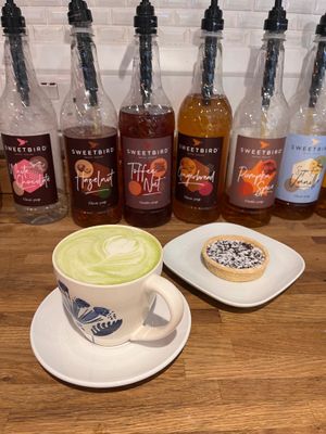 Vegan matcha latte with vegan chocolate orange tart at Hey Coffee in Reading