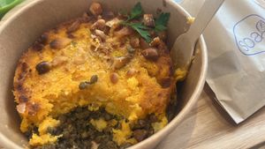 So delicious! Lentils & sweet potatoes   at SOA Champs-de-Mars in Paris