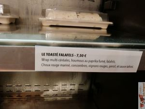 Toasted falafels
Toasted multigrain wrap, smoked paprika hummus, falafels, pickled red cabbage, cucumbers, red onions, parsley and tahini sauce. at SOA Champs-de-Mars in Paris
