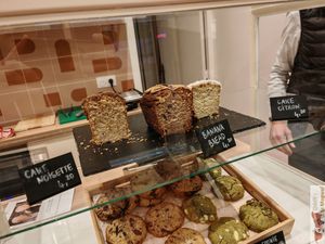 Cake and cookies vegan and gluten free ! at SOA Champs-de-Mars in Paris