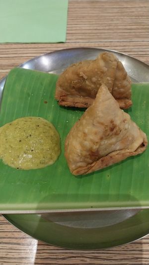 Best samosas in Paris at Sangeetha Vegetarian Restaurant in Paris
