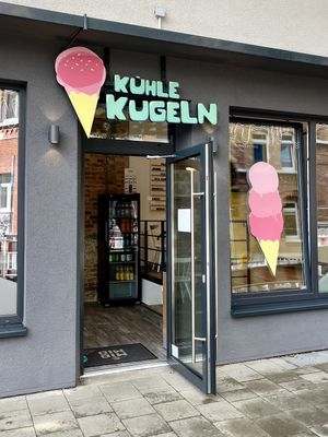 Eingangsbereich von Kühle Kugeln  at Kühle Kugeln in Braunschweig