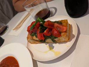 Pesto bruschetta at 26KG in Barcelona