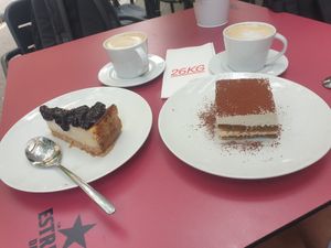 Tiramisu i cheesecake at 26KG in Barcelona