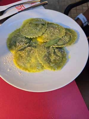 Spinach pesto ravioli at 26KG in Barcelona