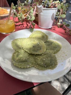 Ravioli stuffed with spinach and potatoes with fermented cashew butter and sage   at 26KG in Barcelona