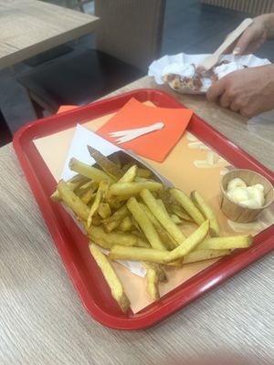 Medium fries   at Fries and More  in Brussels