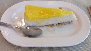 Tarta de limón at Vegano A Seimeira in Lugo