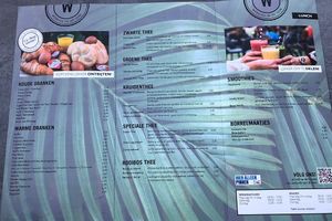 Drinks   at Werelds in de Tuin Tiel in Kapel Avezaath