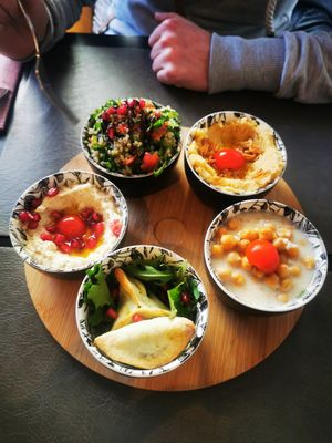 5 dishes to chose from. I forgot the names at Le Coin Libanais in Cherbourg-en-cotentin