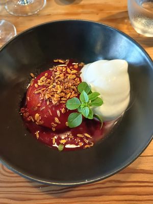 Pêche entière pochée at V&G Gastro in Avignon